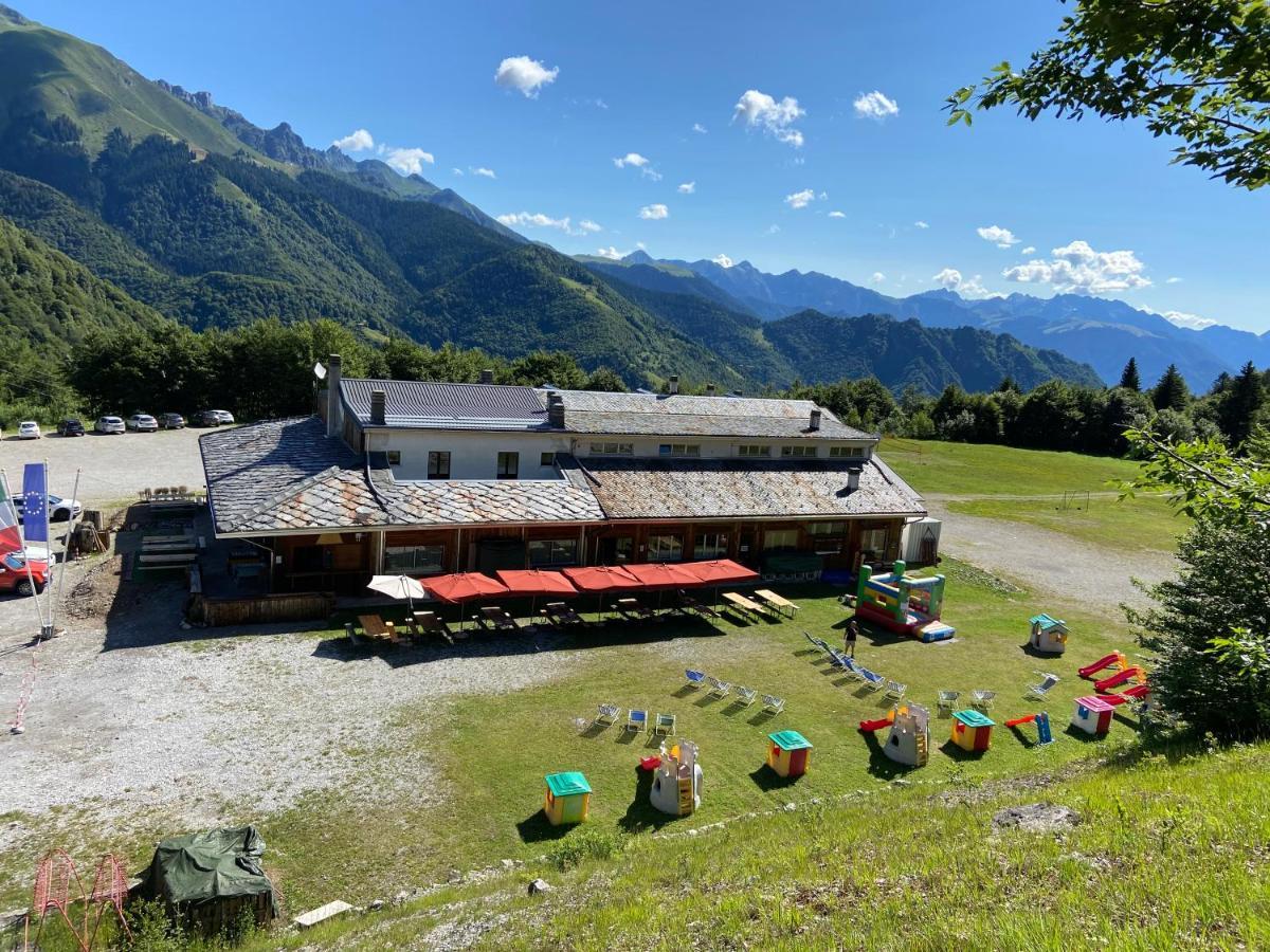 Rifugio Trifoglio Ass. Ostelli Lombardia Valtorta Luaran gambar